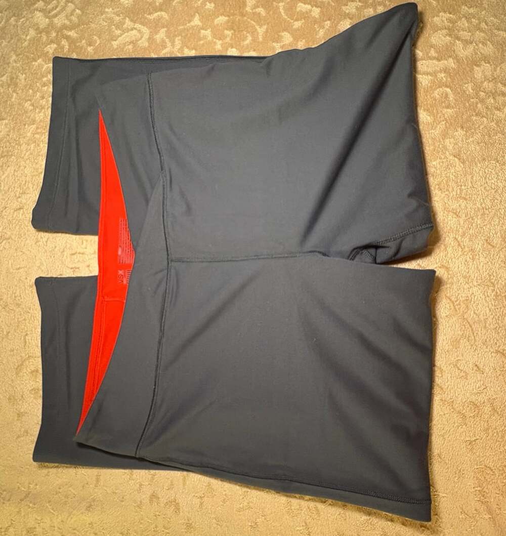 Victoria's Secret VSX Capri Leggings Size M Gray Red Athletic Pants